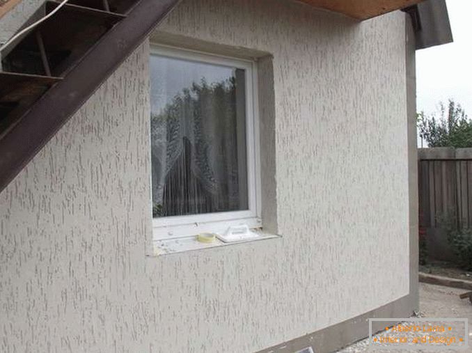 Besouro de casca de gesso nas fachadas das casas, foto 9