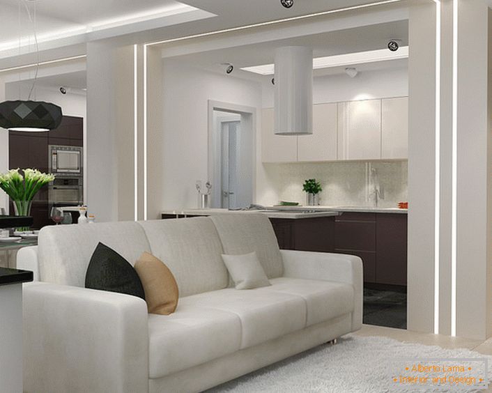 Uma pequena sala de estar no estilo do minimalismo no apartamento. A funcionalidade e atratividade do interior neste estilo torna insubstituível quando se trata da disposição de um pequeno espaço residencial.