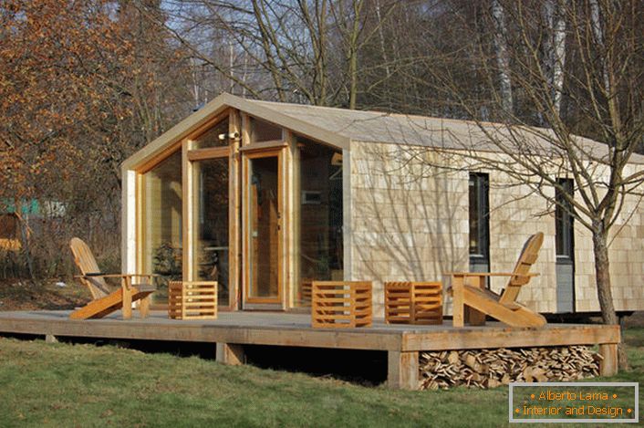 Casa modular para uma residência de verão - uma escolha número um entre os residentes de verão modernos.