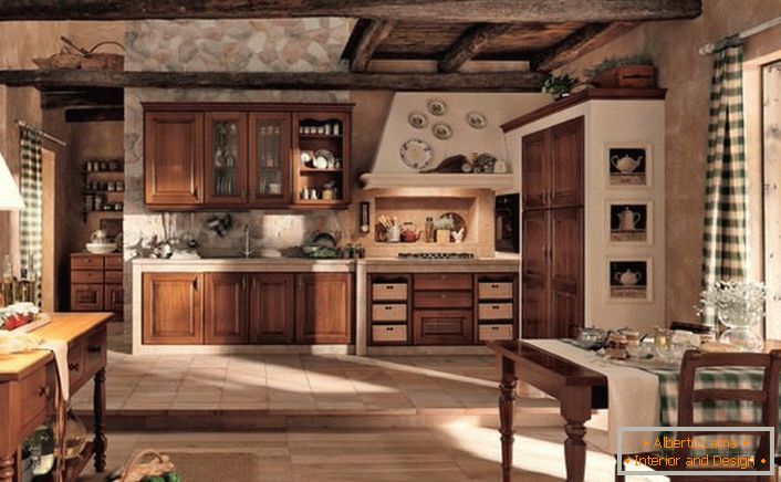 Cozinha no estilo do chalé atrai sua simplicidade. O calor da casa, é assim que você pode descrever o interior da cozinha.