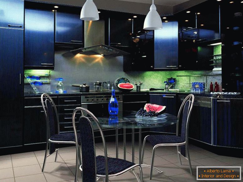 Incomum na cor do mobiliário, o interior da cozinha é uma reminiscência do estilo high-tech. Mais luz. 