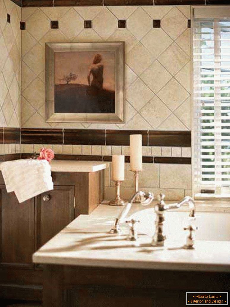 banheiro-contempo-imagem-de-banheiro-decoração-usando-diagonal-travertino-telha-banheiro-parede-incluindo-single-sólido-carvalho-madeira-creme-banheiro-vaidade-e-branco-cego-banheiro-janela- tratamento-fantástico-im