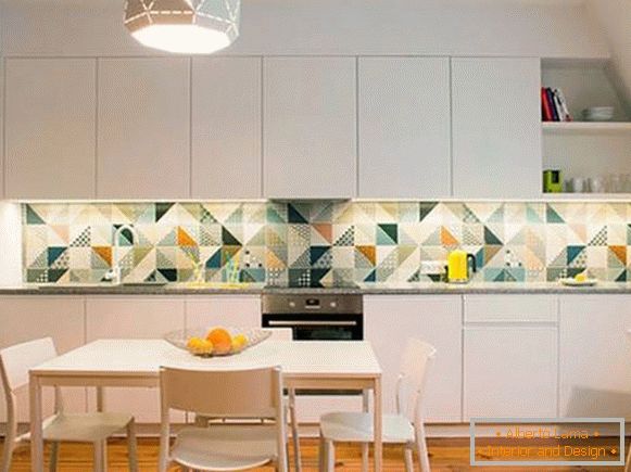 um painel de azulejos na cozinha, foto 26