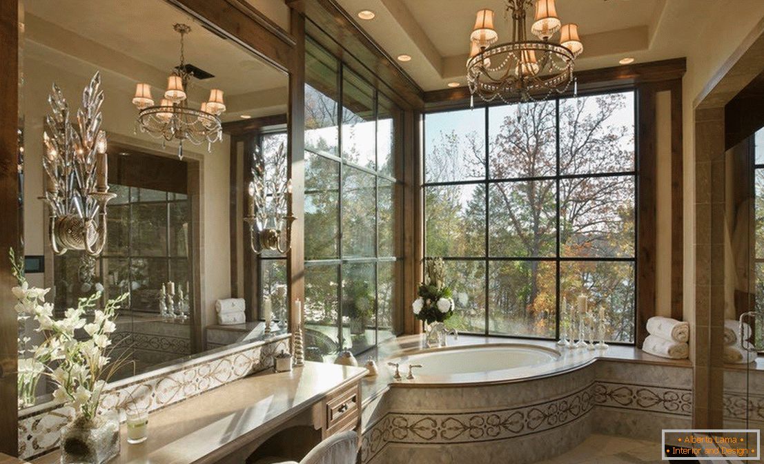 O banheiro с панорамными окнами