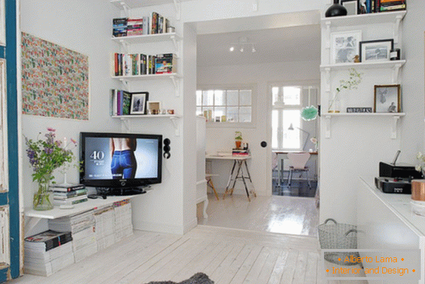 Interior de um pequeno apartamento em Estocolmo