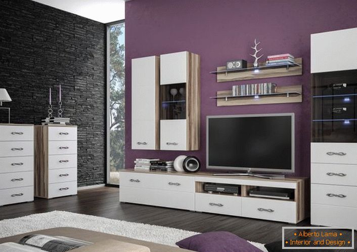 Um exemplo da variedade de possibilidades é a colocação de móveis modulares na sala de estar. 