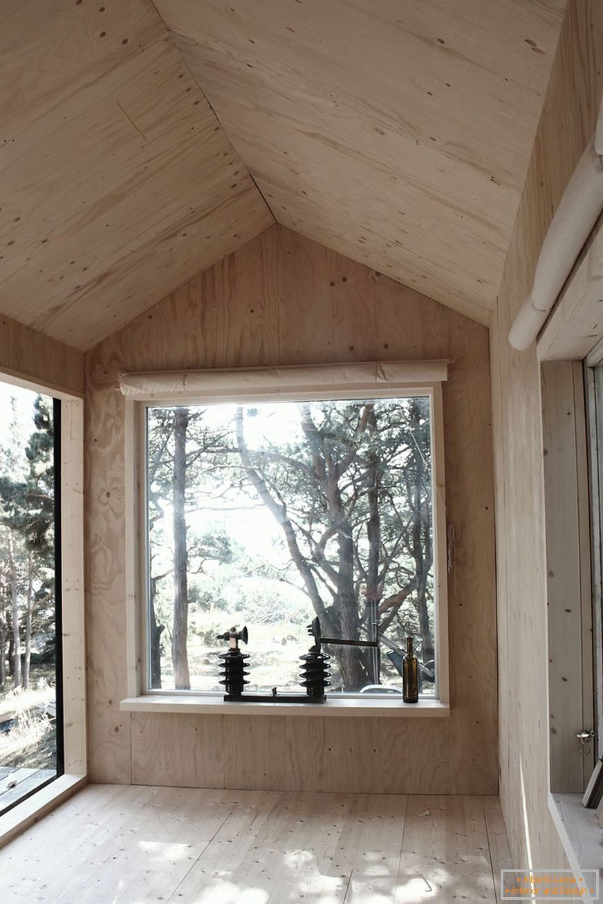 Интерьер мини-дома Cabine Ermitage в Швеции