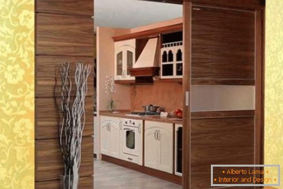 Portas de correr de madeira modernas para a cozinha - foto no interior