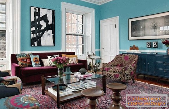Design de sala de estar em cores brilhantes