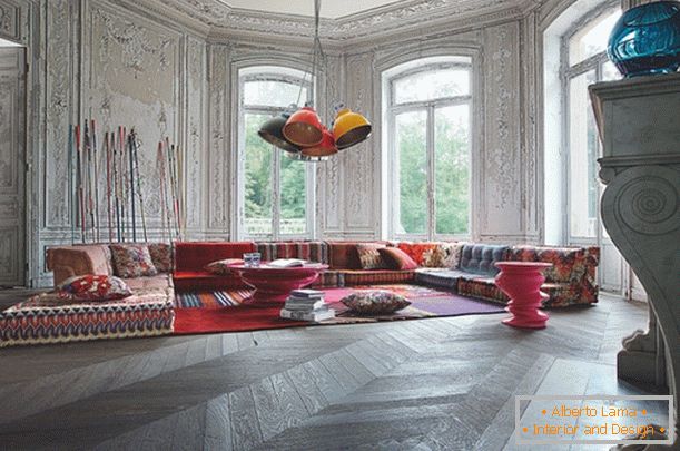 Design de sala de estar em estilo indiano