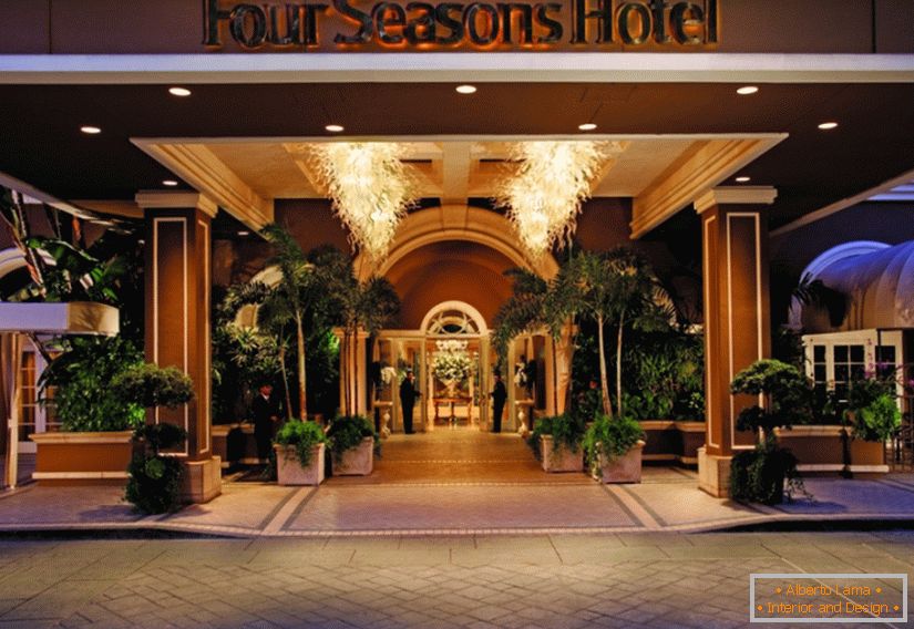 A fachada do hotel Four Seasons