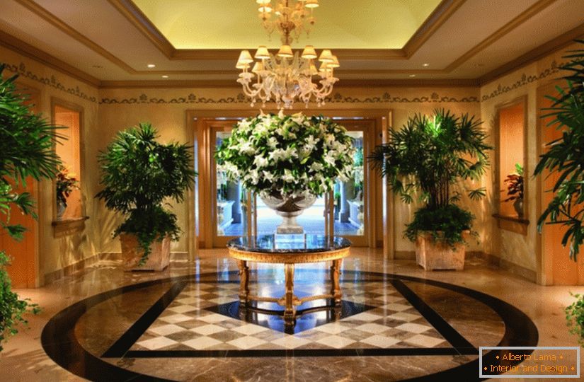 O lobby principal do Four Seasons Hotel