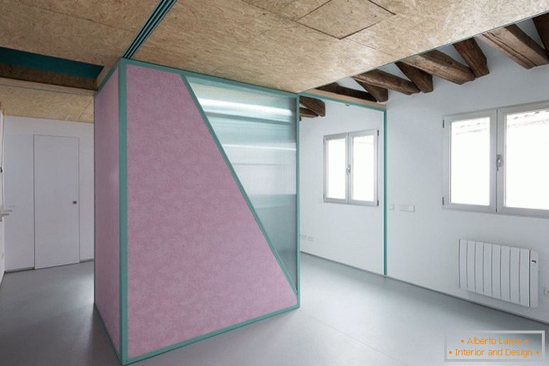 Projeto de apartamento incrível: uma sala conversível em uma forma dobrada