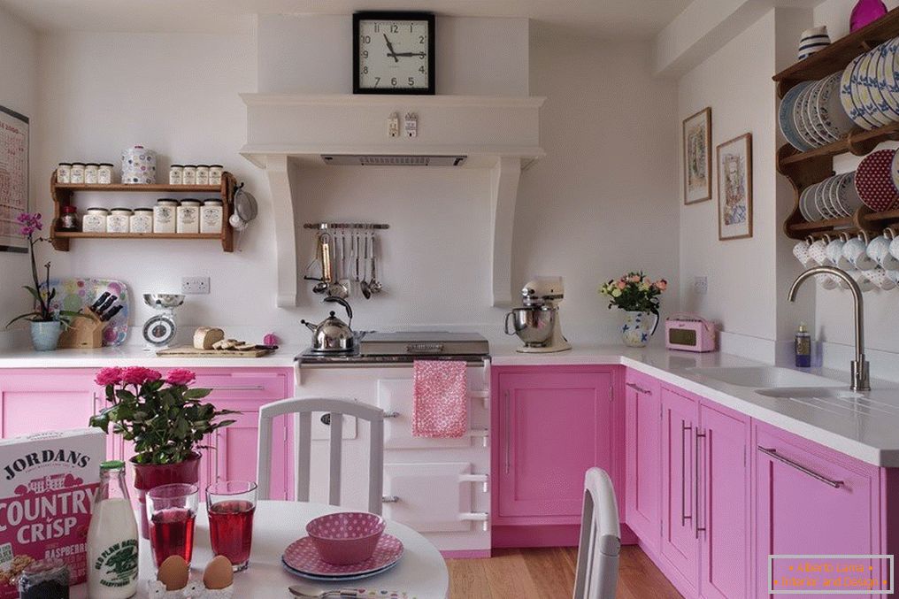 Cozinha na cor rosa
