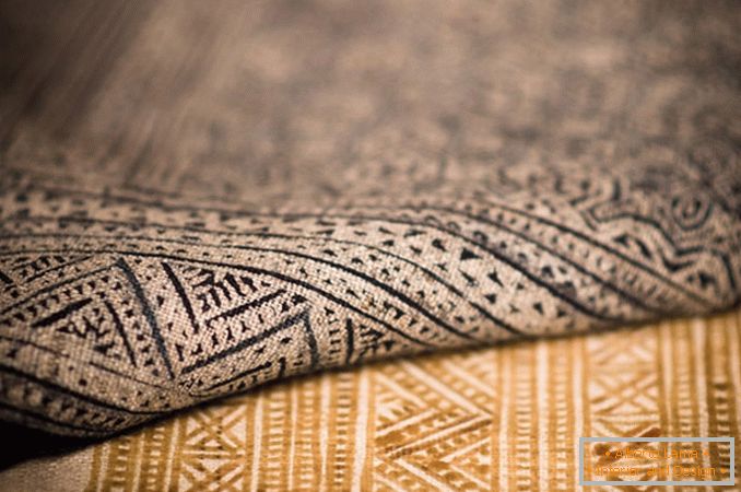Tapetes de lã de design moderno no interior: dignidades, regras de escolha, fotos de tapetes de lã