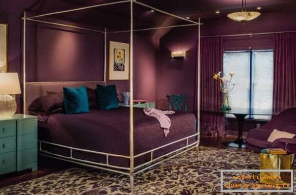 Design de quarto em tons roxos - foto com decoração luminosa