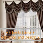 Design de janela com cortinas