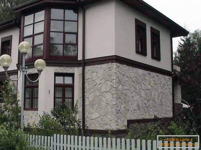 Decoração das fachadas de casas com pedra e gesso