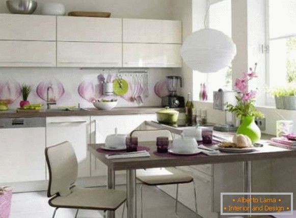 design moderno de uma foto pequena cozinha, foto 15