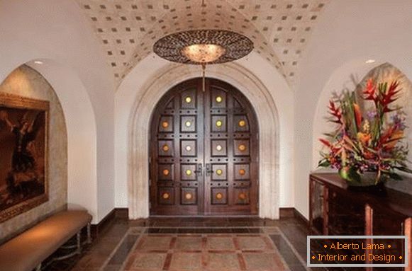 Casa e portas de entrada em estilo marroquino
