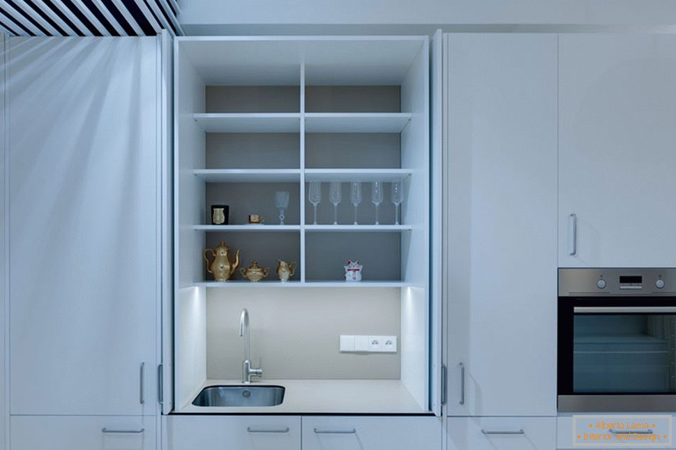 Design moderno de um pequeno apartamento - uma torneira e uma pia