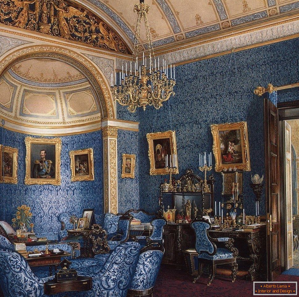 Interior com paredes e móveis azuis