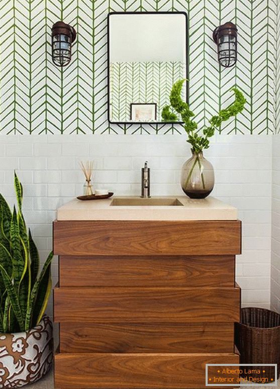 Banheiro com detalhes em marrom e verde