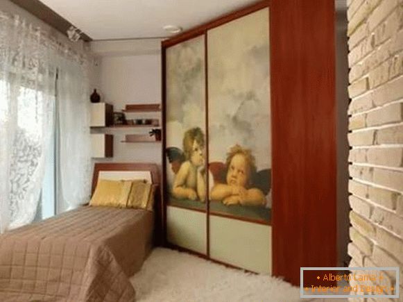 Armário de canto trapezoidal no quarto - foto no design de interiores