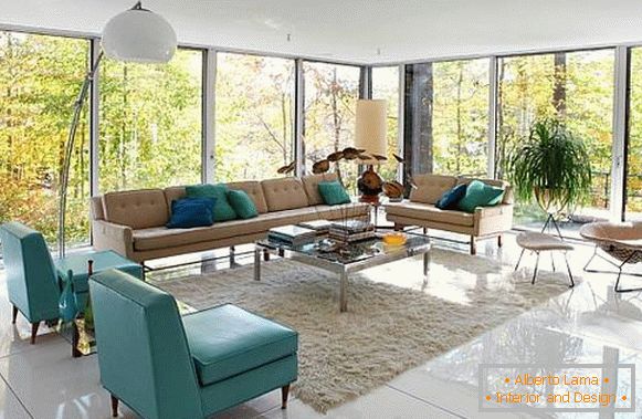 Sala de estar em estilo retro e minimalismo