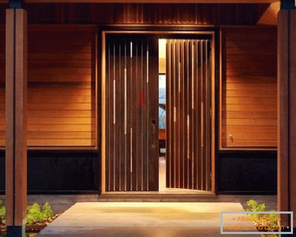 portas de entrada de madeira para uma casa particular, foto 6