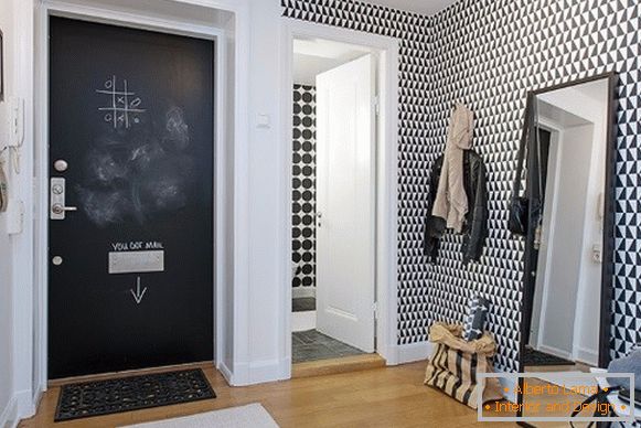 Papel de parede preto e branco para o corredor do apartamento