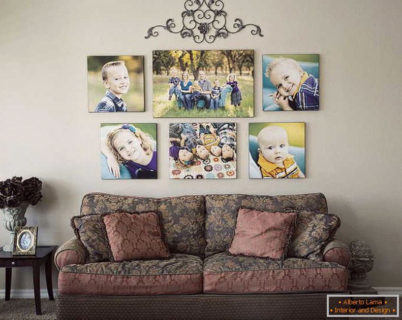 Fotos da família на стене в интерьере