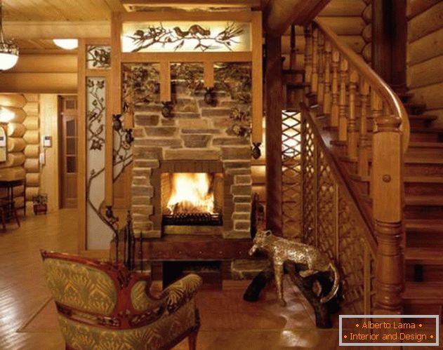 Projeto de uma casa de madeira do país com uma lareira - foto interior