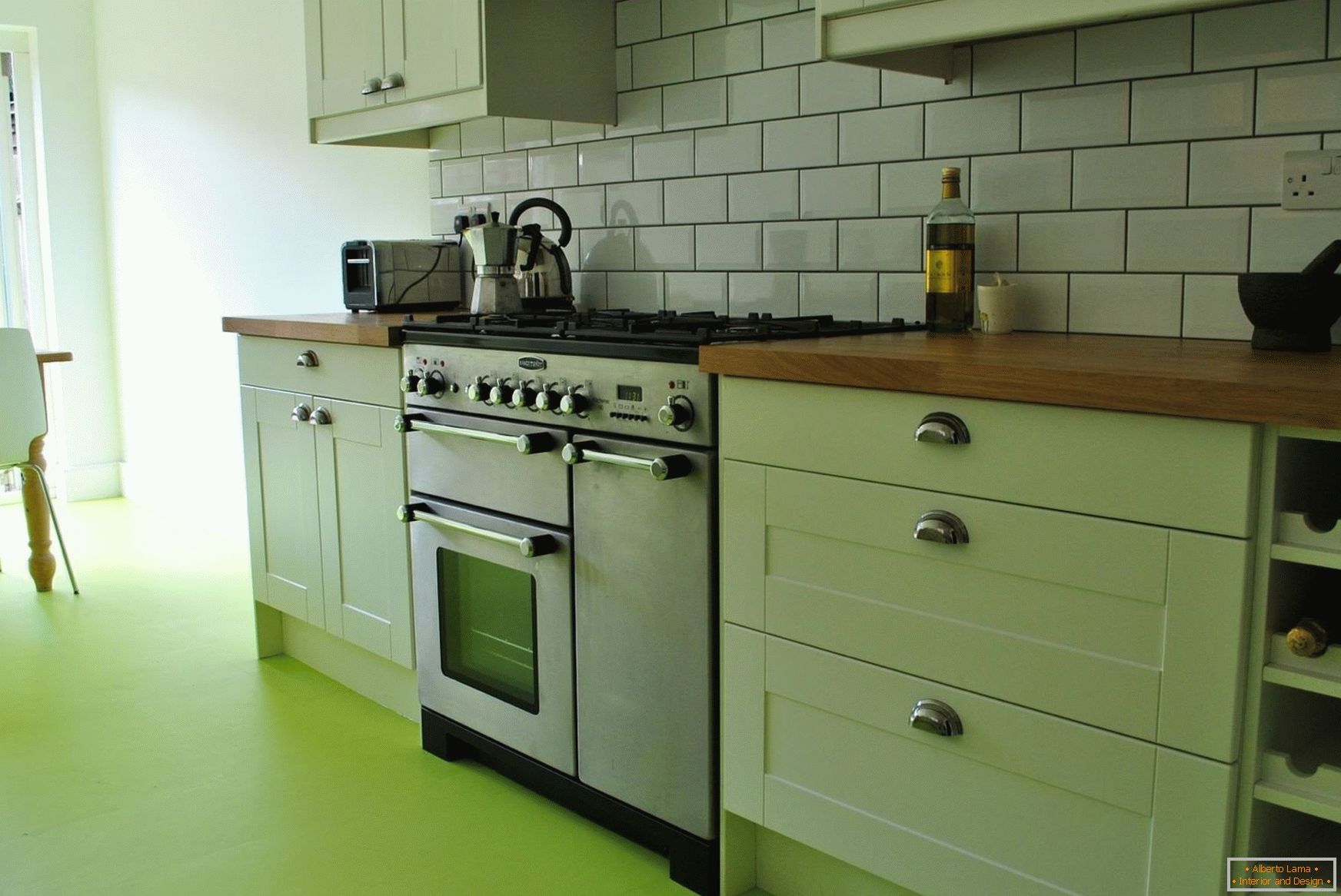 Cozinha verde no interior