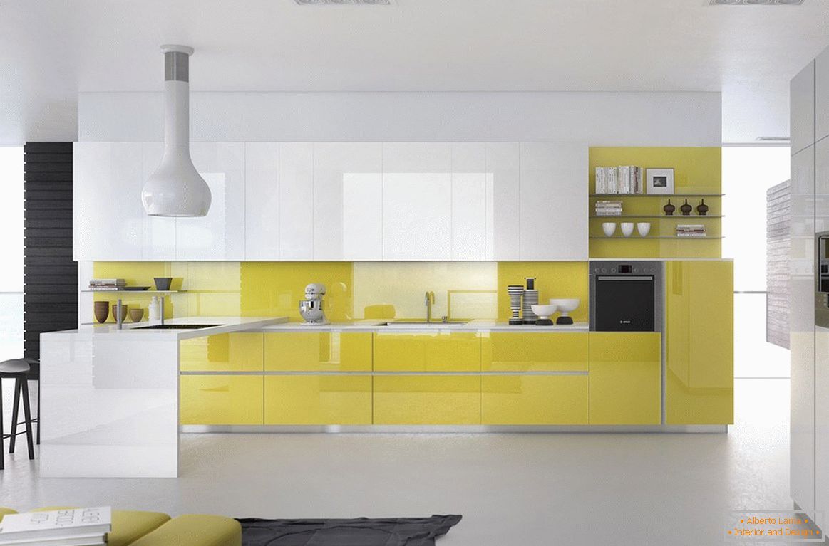 Cozinha amarela e branca