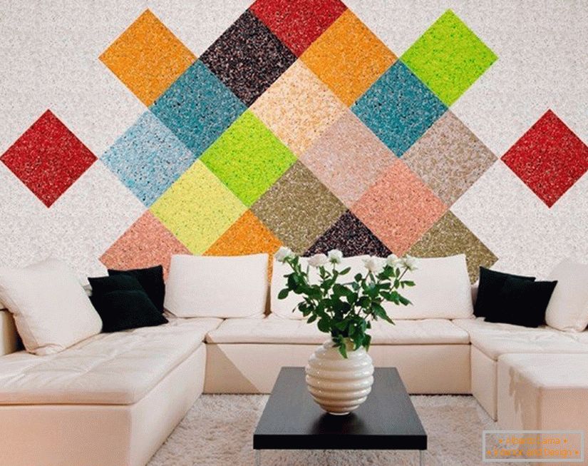 Quadrados multicoloridos na parede