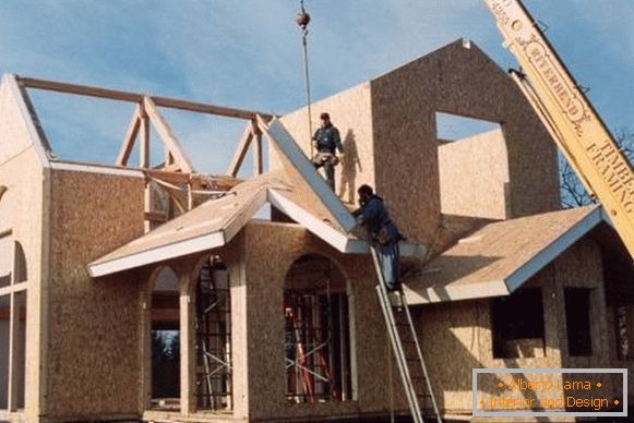 Construindo uma casa a partir de painéis SIP ecológicos