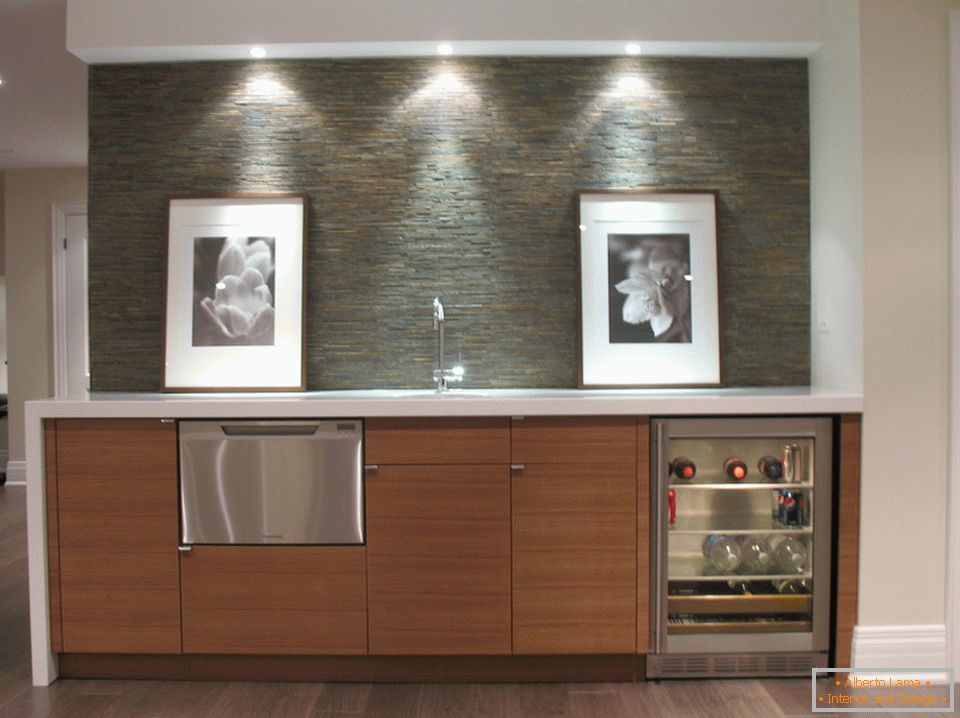 Interior moderno eficaz da kitchenette