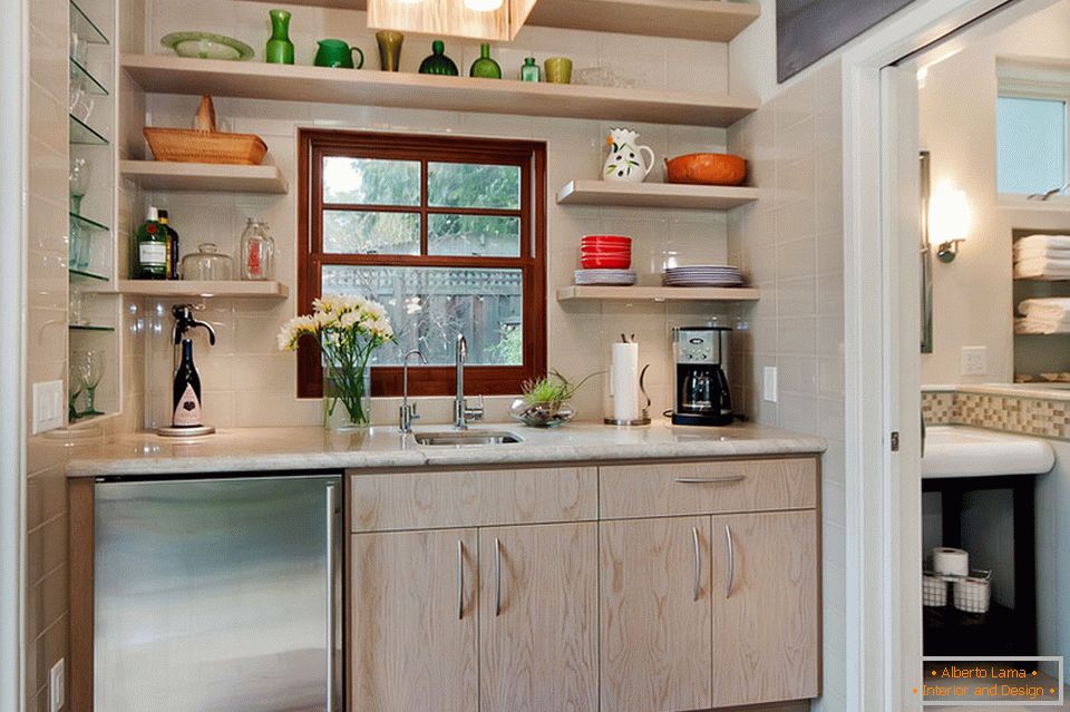 Interior moderno prático de kitchenette