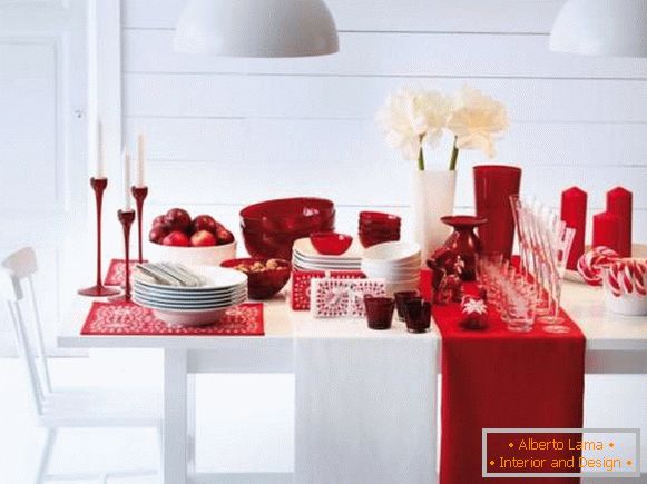 Decoração de mesa vermelha e branca
