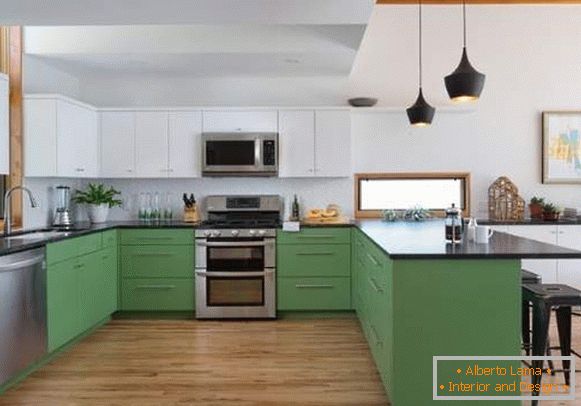 Cozinha na cor branca e verde - foto com um top escuro