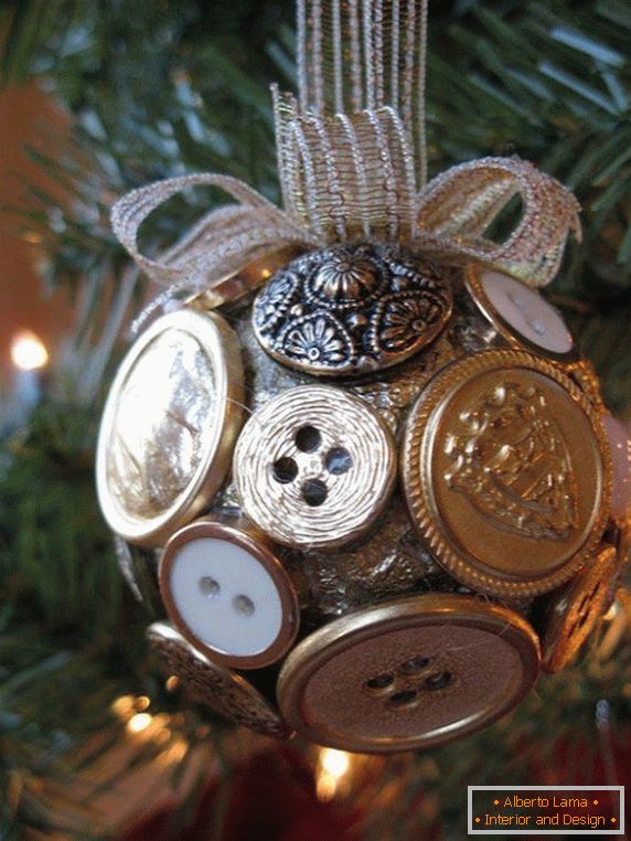 Brinquedos de árvore de Natal de botões