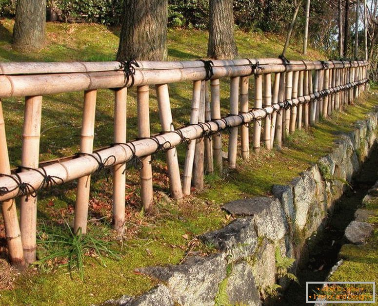Cerca bonita feita de bambu