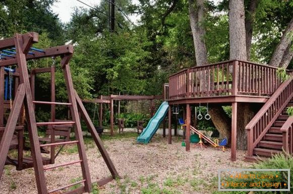 parque infantil de madeira