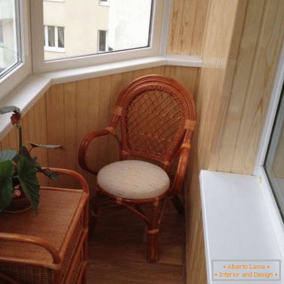 Pequena varanda panorâmica - foto de móveis e acabamentos