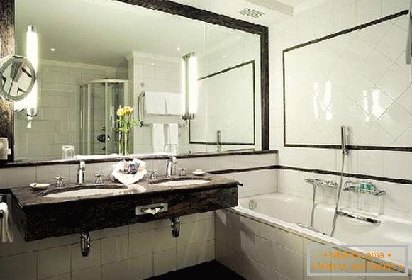 desenho de uma casa de banho com um grande espelho, foto 38