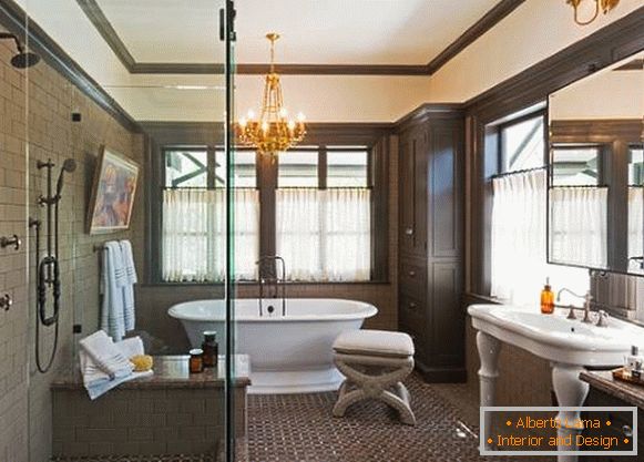 Luxuosa casa de banho no design de uma casa privada