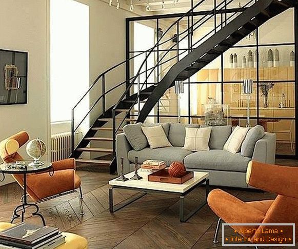 Design moderno da cozinha da sala de estar com uma escada em uma casa privada