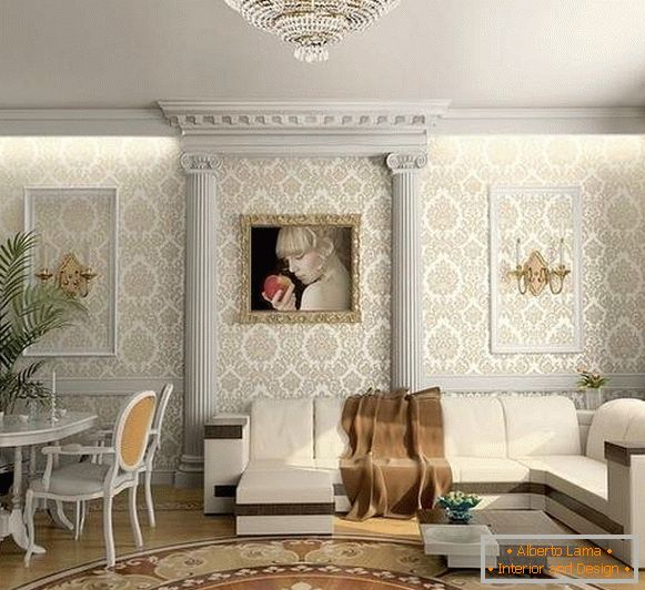 Design clássico da sala de estar em uma casa privada com decoração de estuque