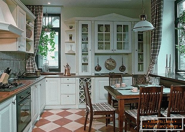 projeto de cozinha em uma casa particularс панорамными окнами